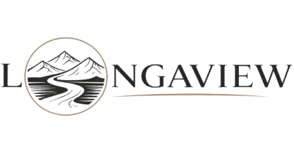 Logo der Ferienwohnungen "Longaview" mit Schriftzug und dem Fluss und Bergen als "O"