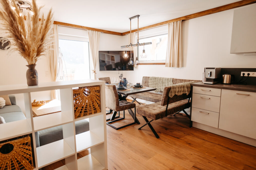 Helle Wohnküche der Ferienwohnung